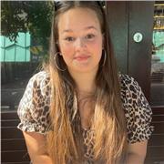 Music tutor providing for young beginners needing to learn the basics